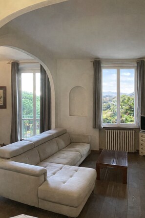 Living area - Vrbo Property (Santa Margherita Ligure)