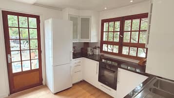 Micro-ondes, four, plaque de cuisson, lave-vaisselle