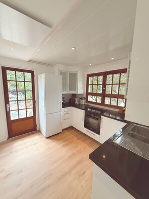 Microwave, oven, stovetop, dishwasher - Lou Paradou (Rayol-Canadel-sur-Mer)