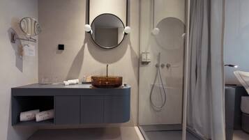 Deluxe Double or Twin Room, Ocean View | Bathroom | Shower, hair dryer, bathrobes, towels
