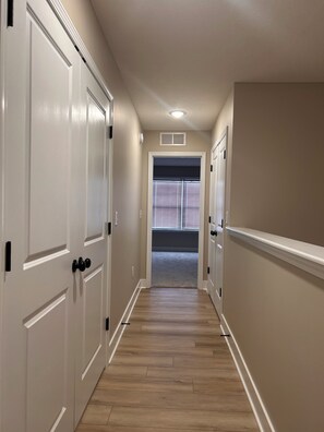 Interior - 
Blue nest - Awesome 3-bedroom bungalow with AC in charming Elizabethtown (Elizabethtown)