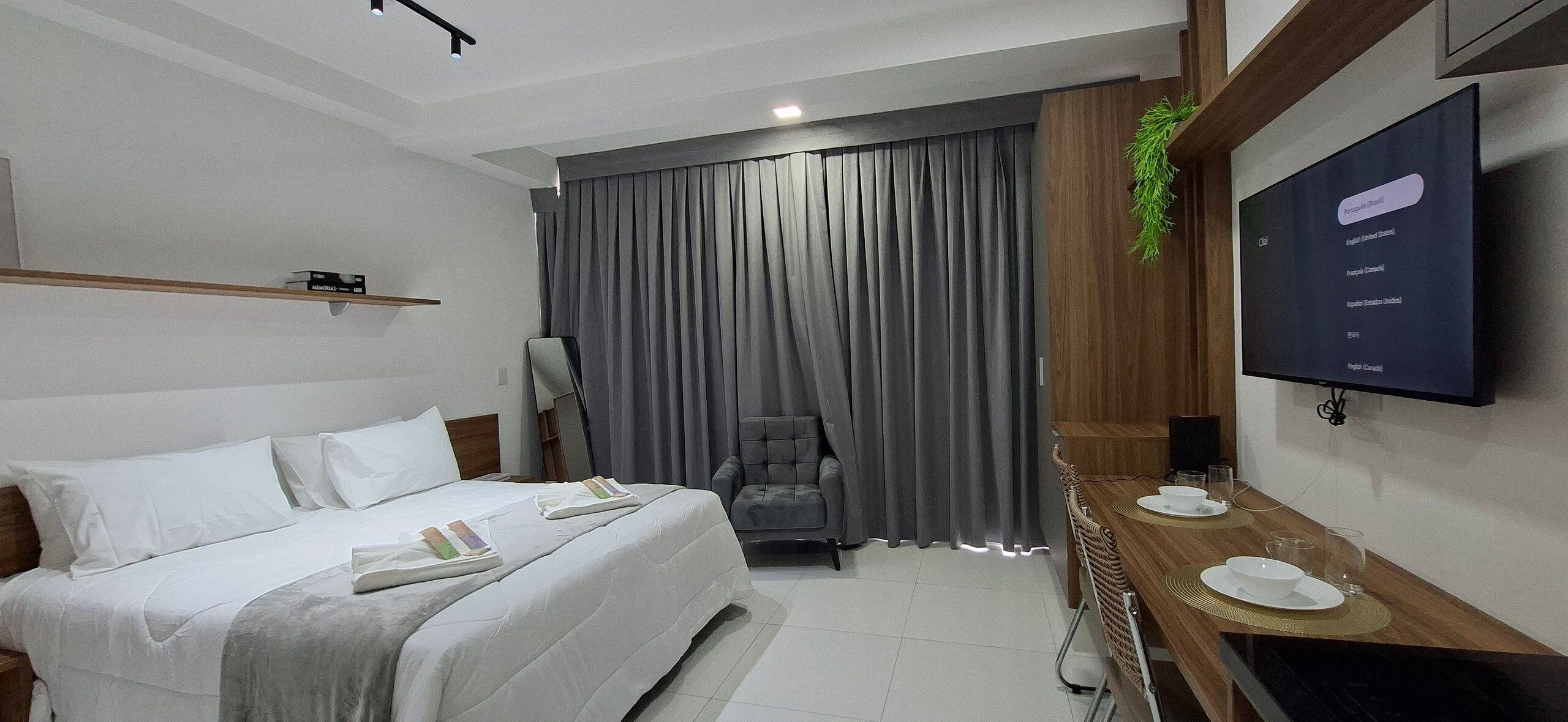 Wi-Fi de cortesia, roupa de cama