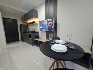 Studio | Interior - Estúdio e lazer completo piscina rooftop (São Paulo)