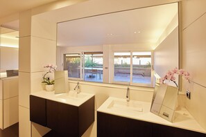 Căn hộ, 4 phòng ngủ, hiên, quang cảnh vườn | Nội thất