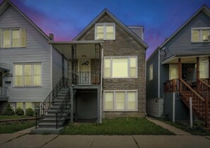 Exterior detail - Modern 2BR Gem• Free Parking/10 min Midway Airport/15 min Dtwn (Cicero)
