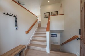 Interior - 20% New Listing Discount! ~ Hot Tub ~ Deck ~ 12 SHARC Passes ~ 8 Bikes (Sunriver)