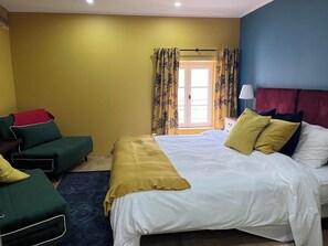 4 bedrooms, WiFi, bed sheets