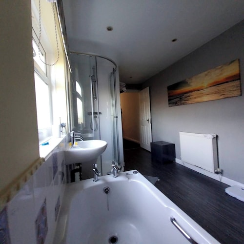 Room-peaceful Village Retreat