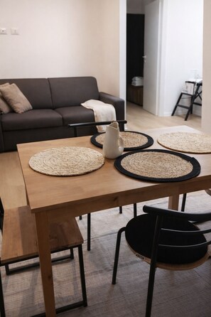 Dining - Vrbo Property (Roma)