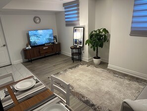 Interior - “Your Countryside Retreat – Our Passion” 🌿🏡
🛏️ Cozy Comfort | Rustic Charm (Brampton)