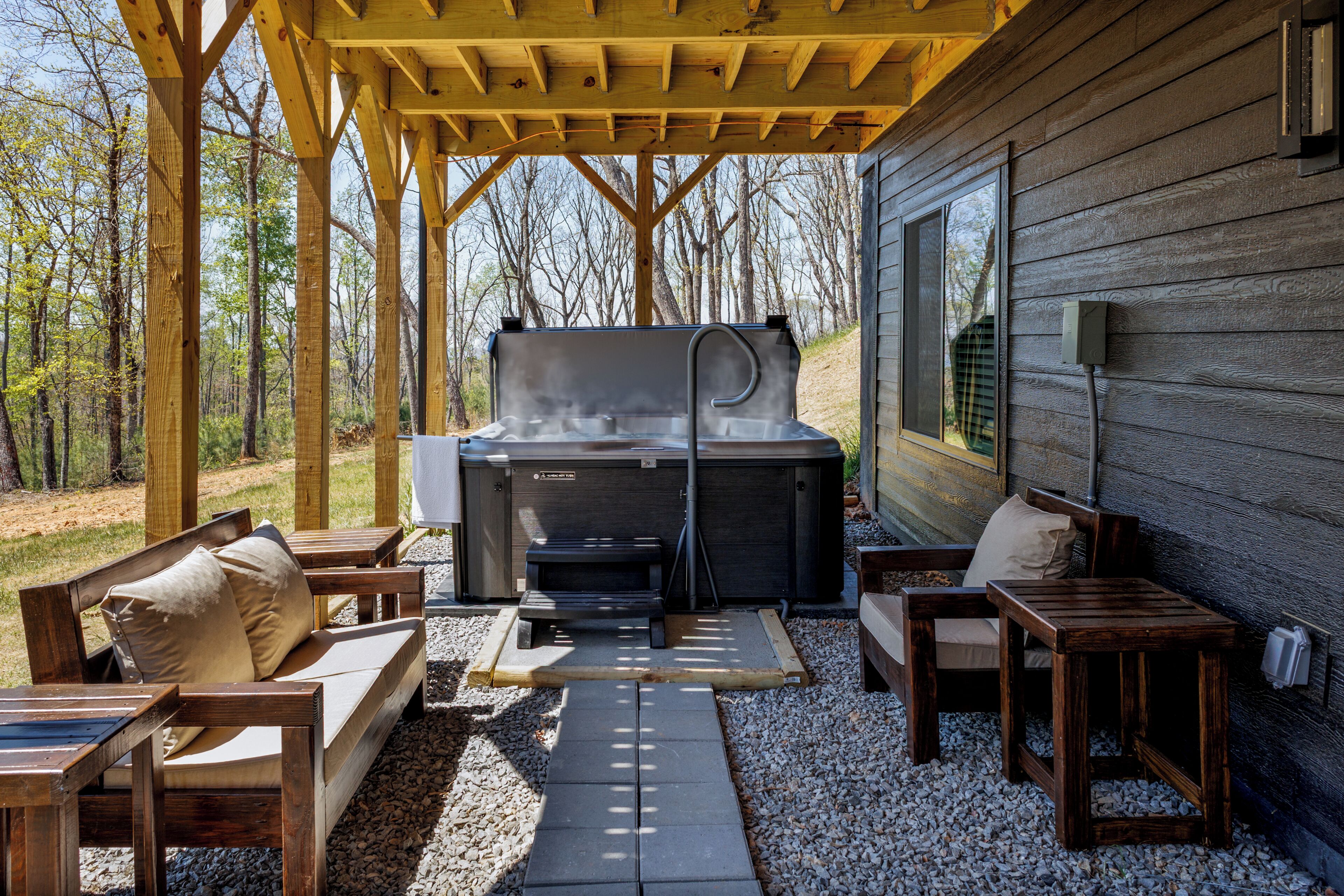 Outdoor spa tub