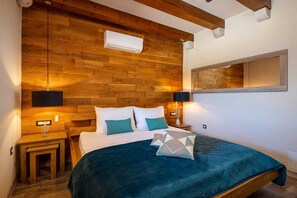 3 slaapkamers, een strijkplank/strijkijzer, wifi, beddengoed