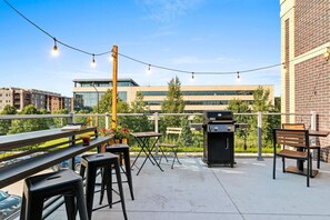 Outdoor dining - The Urban Palette - Downtown GB & KI Convention (Green Bay)