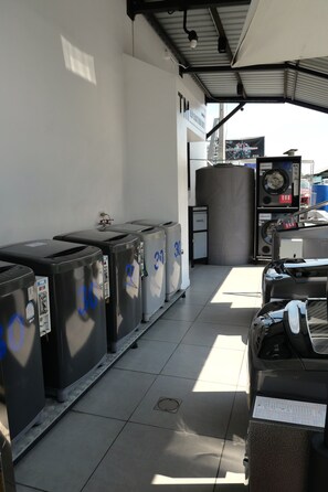 Property grounds - Studio room that is clean, quiet, and comfortable. (Nong Prue)