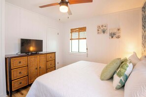 4 bedrooms, iron/ironing board, WiFi, bed sheets