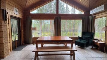 Villa, 3 Bedrooms, Balcony, Mountain View | Bahagian dalam