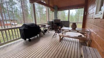 Villa, 3 Bedrooms, Balcony, Mountain View | Outdoor dining