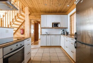 Villa, 3 Bedrooms, Balcony, Mountain View | Interior - Villa Aurora With Spectacular Views to Pyhä Fell (Pelkosenniemi)