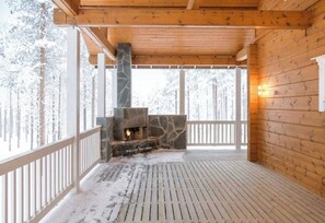 Villa, 3 Bedrooms, Balcony, Mountain View | Property grounds - Villa Aurora With Spectacular Views to Pyhä Fell (Pelkosenniemi)