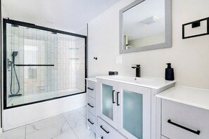 Bathroom - Catskills getaway with all modern comforts (Kerhonkson)