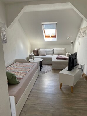 Room - Apartment 'Mein Kleines Reich' with Wi-Fi (Zwickau)