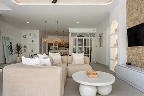 Smart TV - Mediterranean 3BR Villa Near Fins Beach (Canggu)