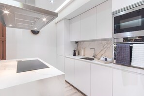 Dishwasher - Stylish Apartment on Ortega y Gasset – Salamanca (Madrid)