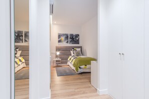 2 Schlafzimmer, Bügeleisen/Bügelbrett, Bettwäsche