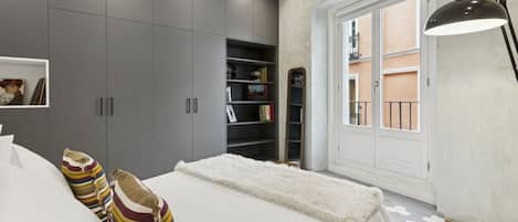 2 chambres, fer et planche à repasser, draps fournis