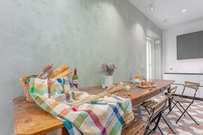 Dining - Stylish Apartment in the Heart of Malasaña (Madrid)