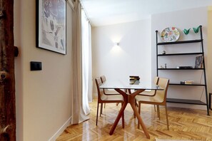Dining - Stylish Apartment by Plaza Santa Ana (Madrid)
