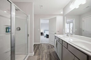 Bathroom - The Creation Station – 5BDR (Walton)