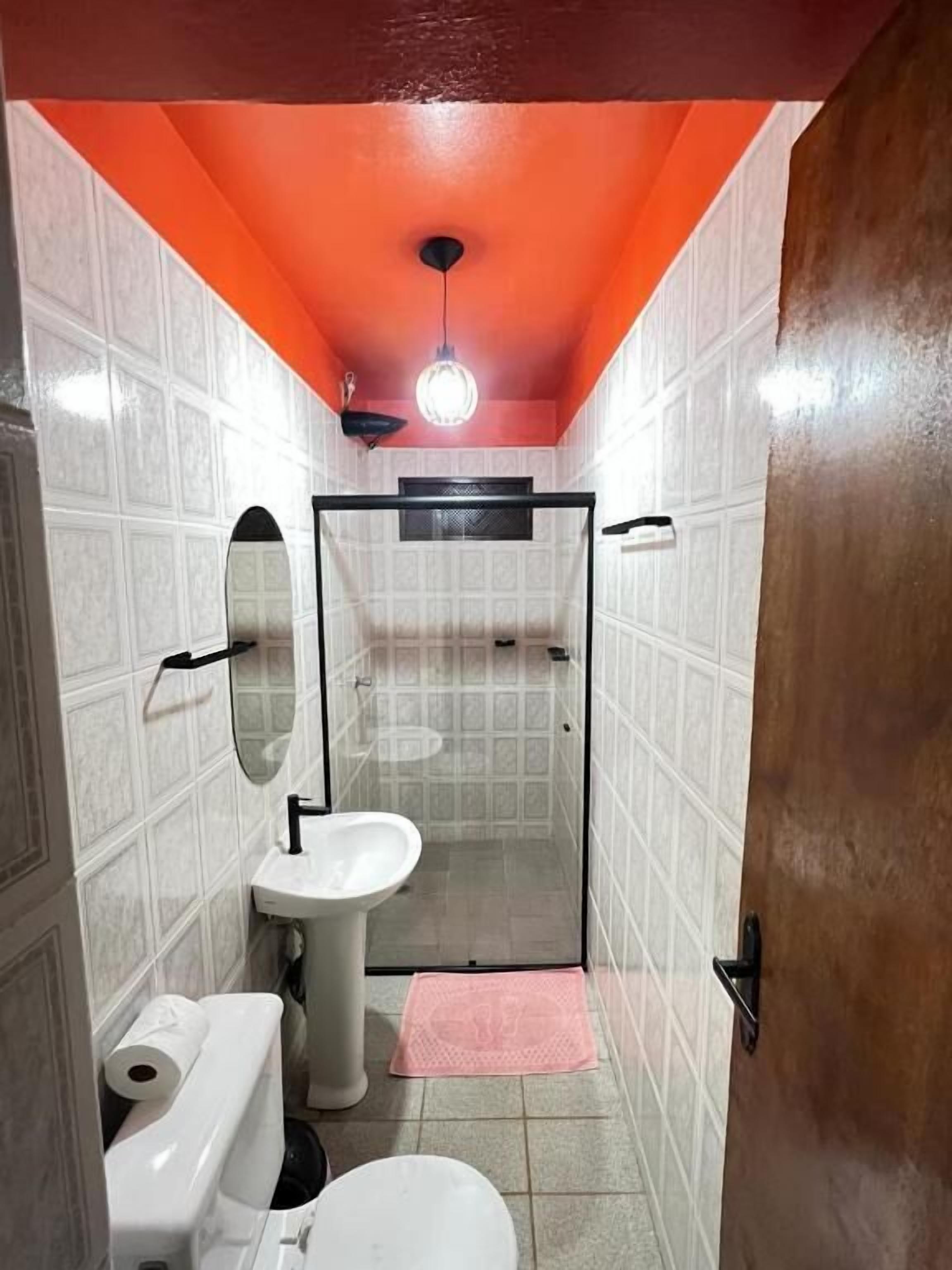 Deluxe Suite, Garden View | Bathroom