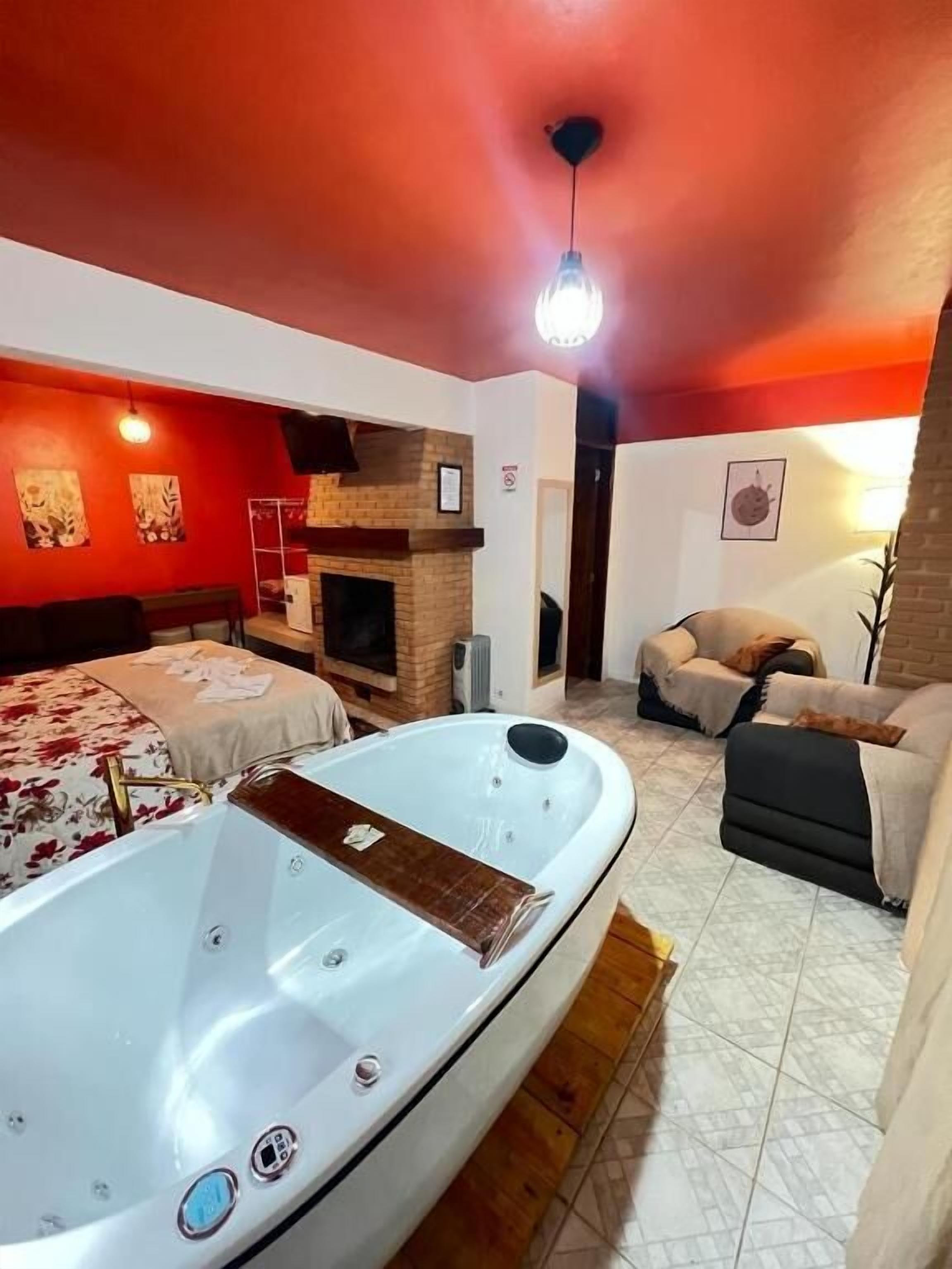 Deluxe Suite, Garden View