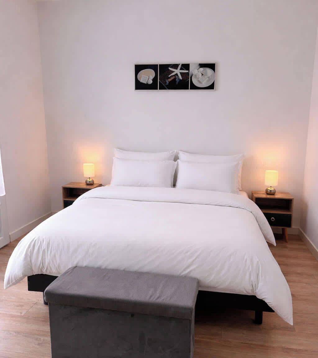 4 bedrooms, iron/ironing board, WiFi