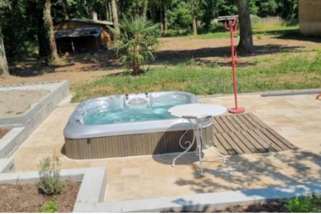 Bañera de hidromasaje exterior