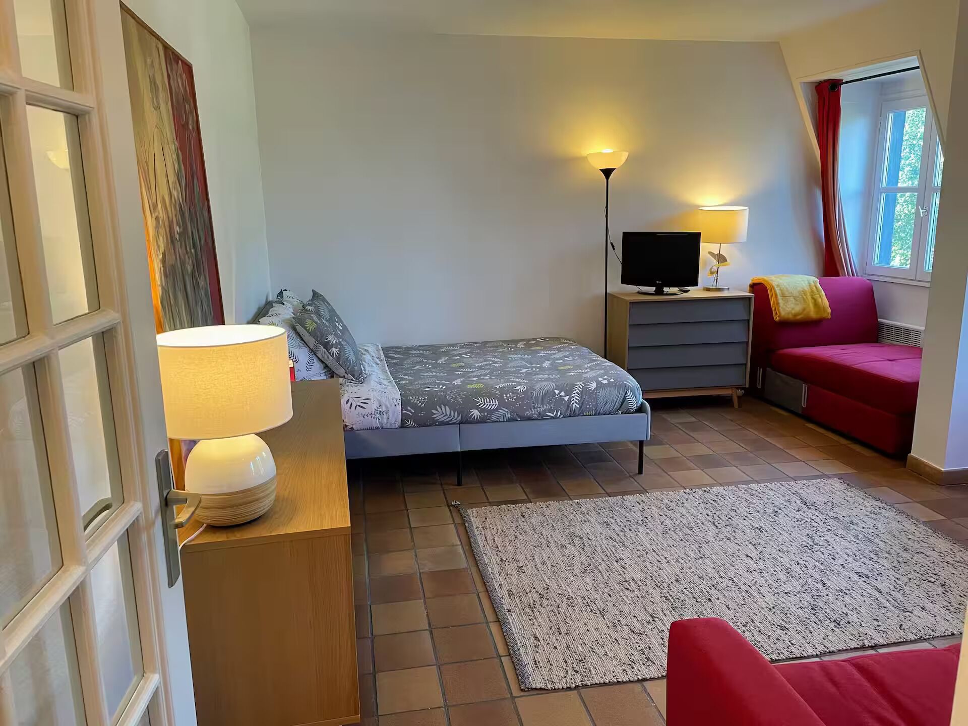 Economy Room, River View | Iron/ironing board