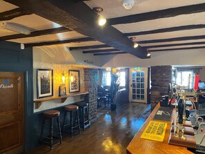 Bar (in der Unterkunft)