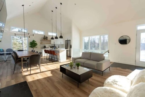 Spa & Sauna, Pool Table & Game Room  - Le Perche