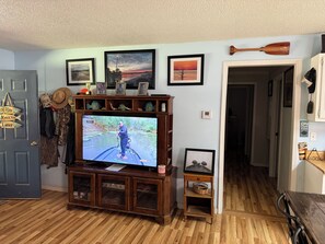 Interior - Escape to this perfect 3BR, 2BA spacious lakeside cabin! (Coffeeville)