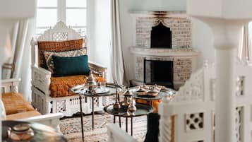 Suite Deluxe, balcon, vue ville | Intérieur