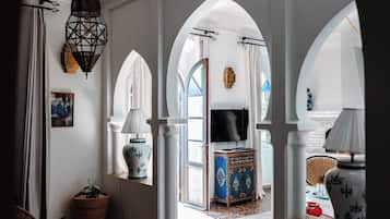 Deluxe Suite, Balcony, City View | Bahagian dalam