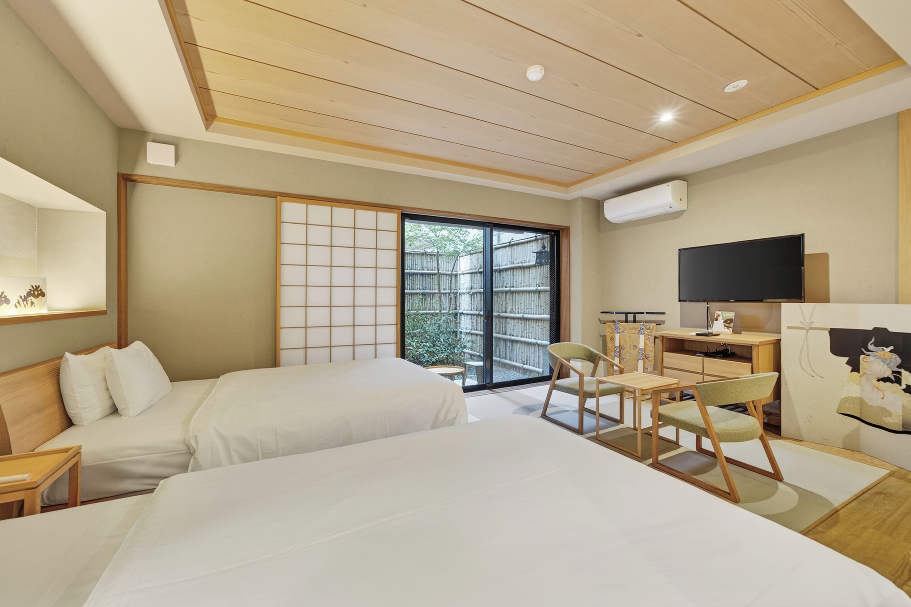 Basic Quadruple Room, Multiple Beds, Non Smoking, Private Bathroom