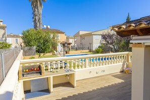Property grounds - Villa Som 5 with swimming pool, close to restaurants and shops (Alcudia)