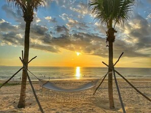 On the beach, white sand, beach bar - THE ARENA CAM RANH (Cam Ranh)