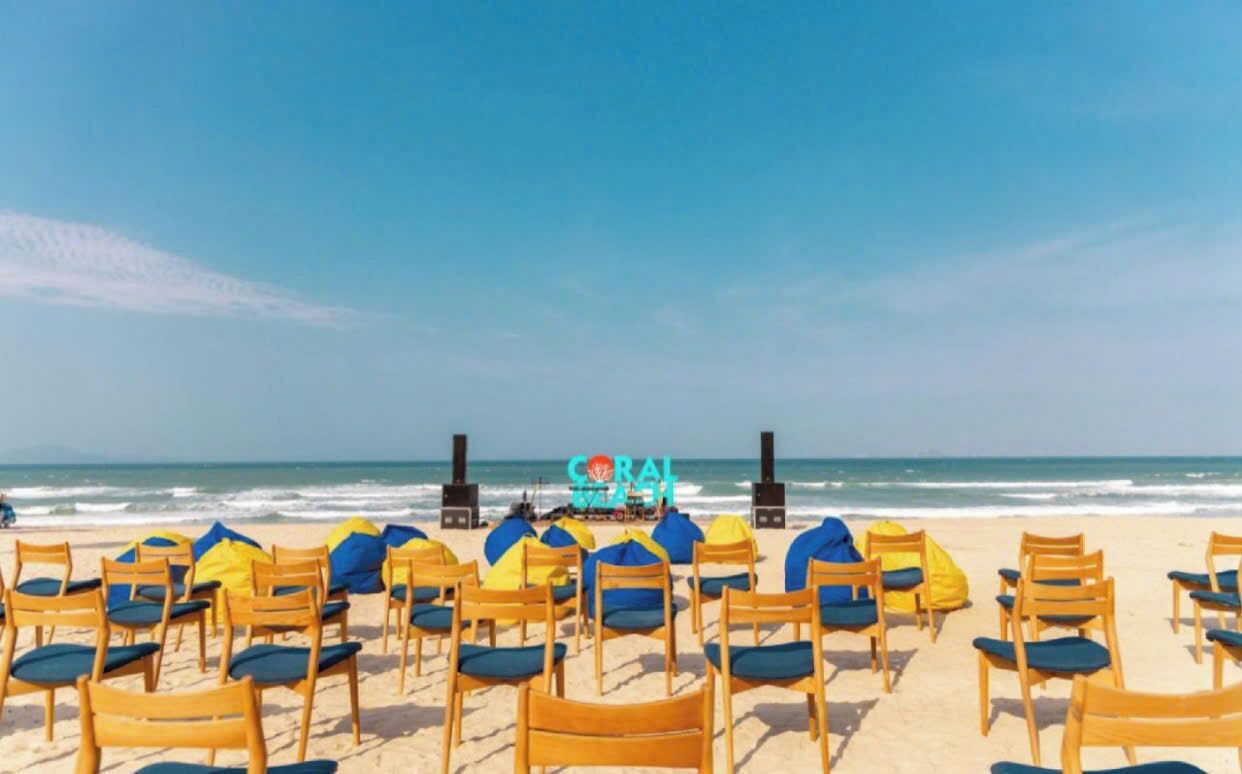 Quầy bar trên bãi biển