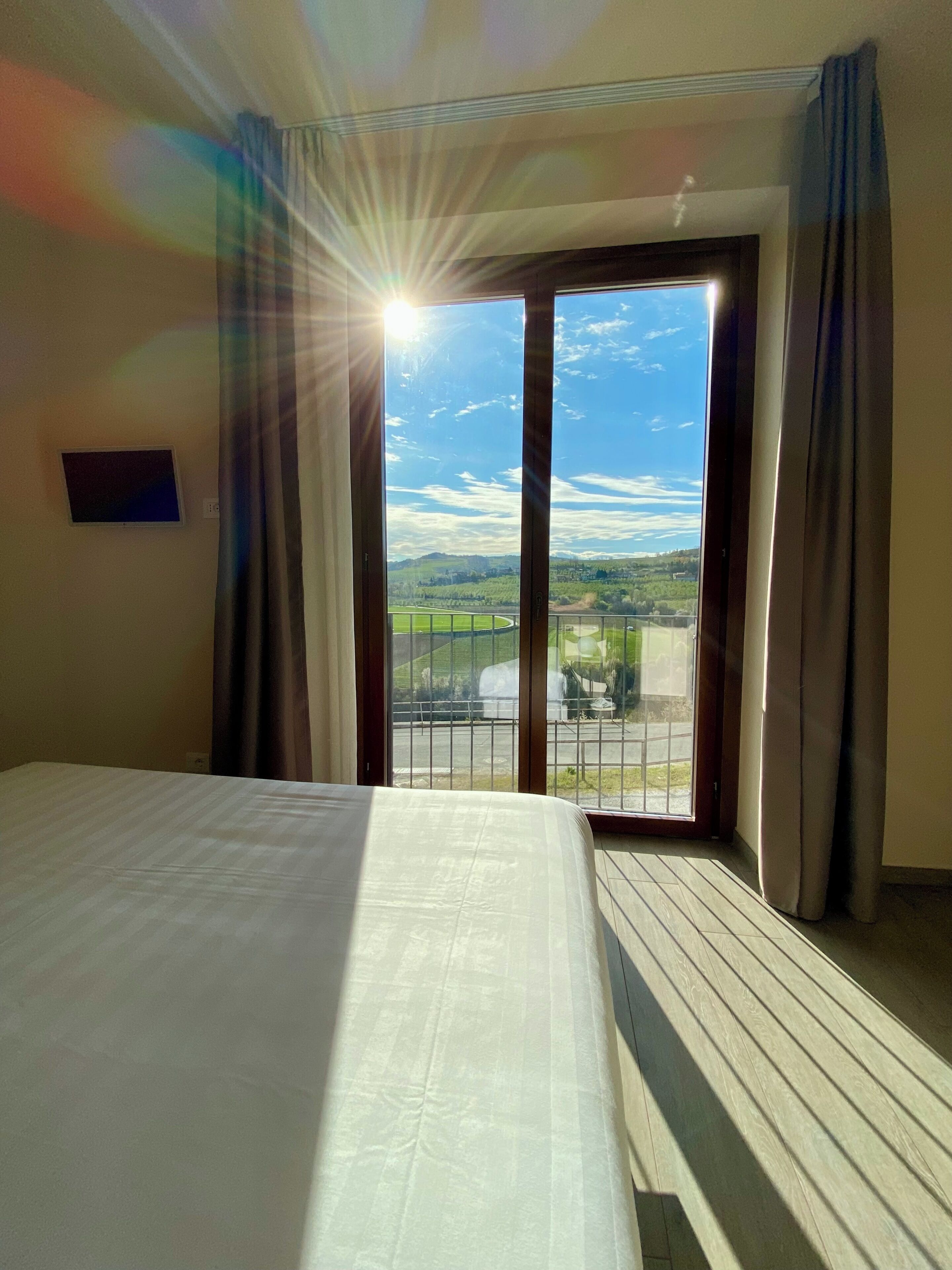 Premium bedding, in-room safe, blackout curtains, free WiFi