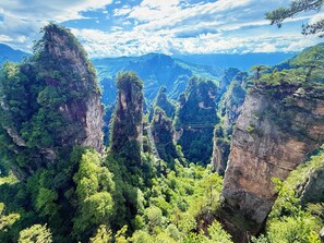 Miscellaneous - QīTiānYōupǐnZhāngjiājièDàyōngGǔchéngDiàn (Zhangjiajie)