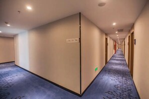 Interior - QīTiānYōupǐnZhāngjiājièDàyōngGǔchéngDiàn (Zhangjiajie)