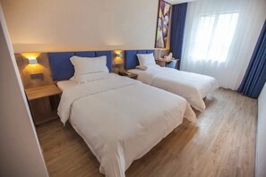 Basic Twin Room - QīTiānYōupǐnZhāngjiājièDàyōngGǔchéngDiàn (Zhangjiajie)